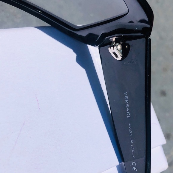 Versace women’s sunglasses. Authentic main image 8